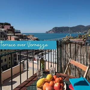 la-torretta-dei-merli-with-views.hotelitalianriviera.com/